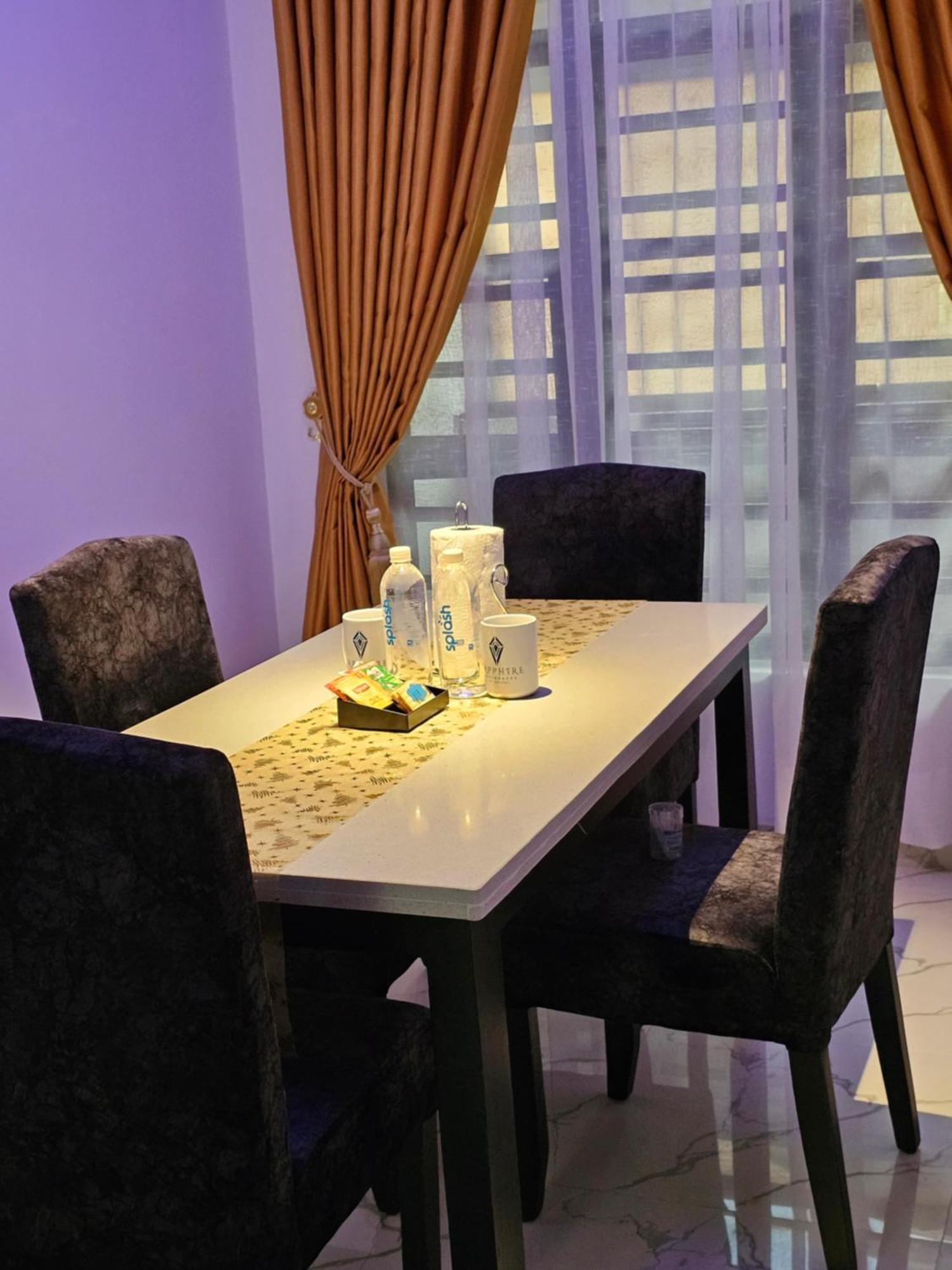 איקג'ה Sapphire Residences By Crystal Magodo מראה חיצוני תמונה