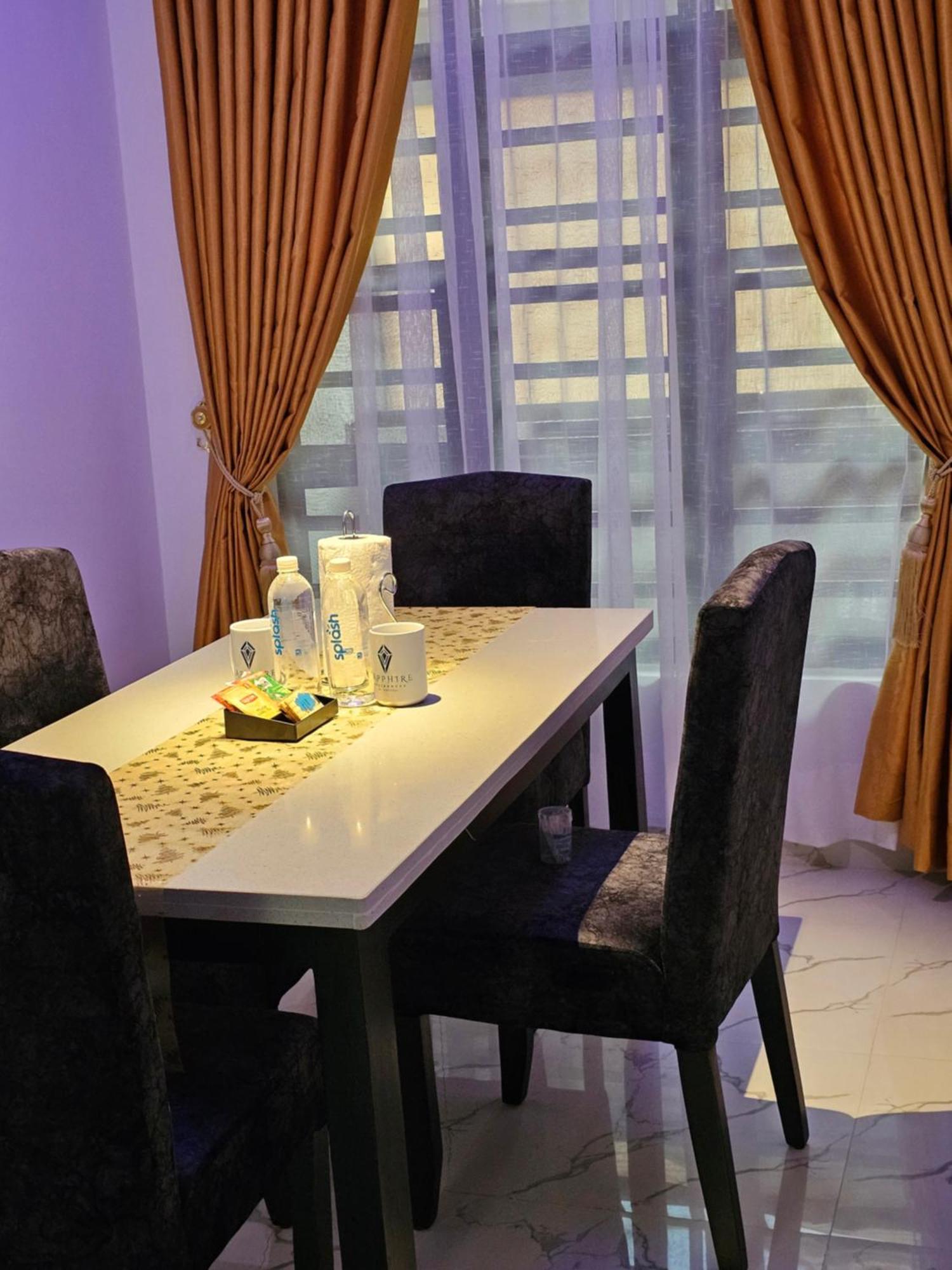 איקג'ה Sapphire Residences By Crystal Magodo מראה חיצוני תמונה