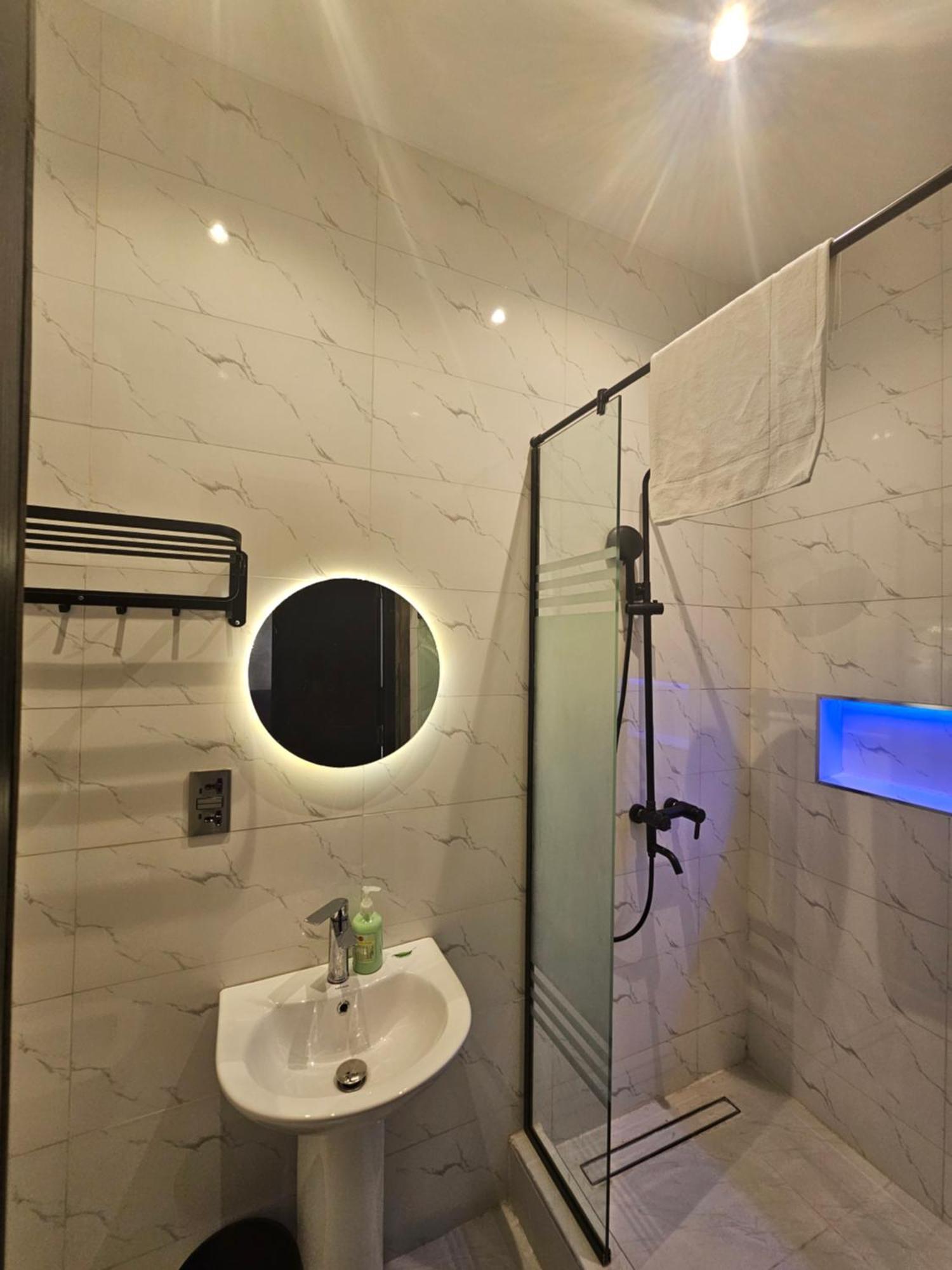 איקג'ה Sapphire Residences By Crystal Magodo מראה חיצוני תמונה